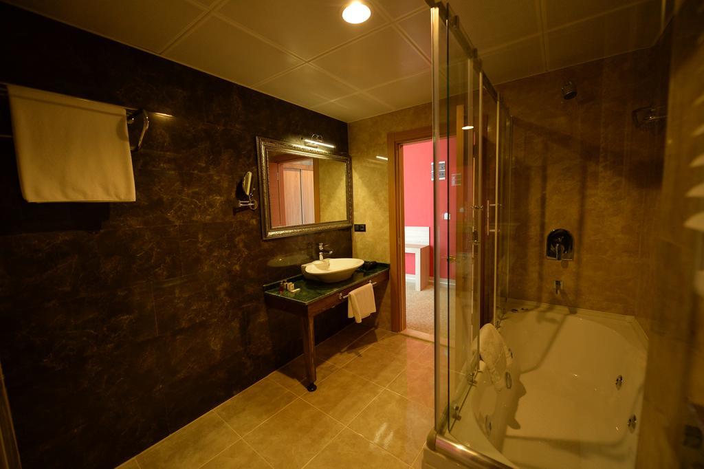 Neba Royal Hotel Samsun Quarto foto